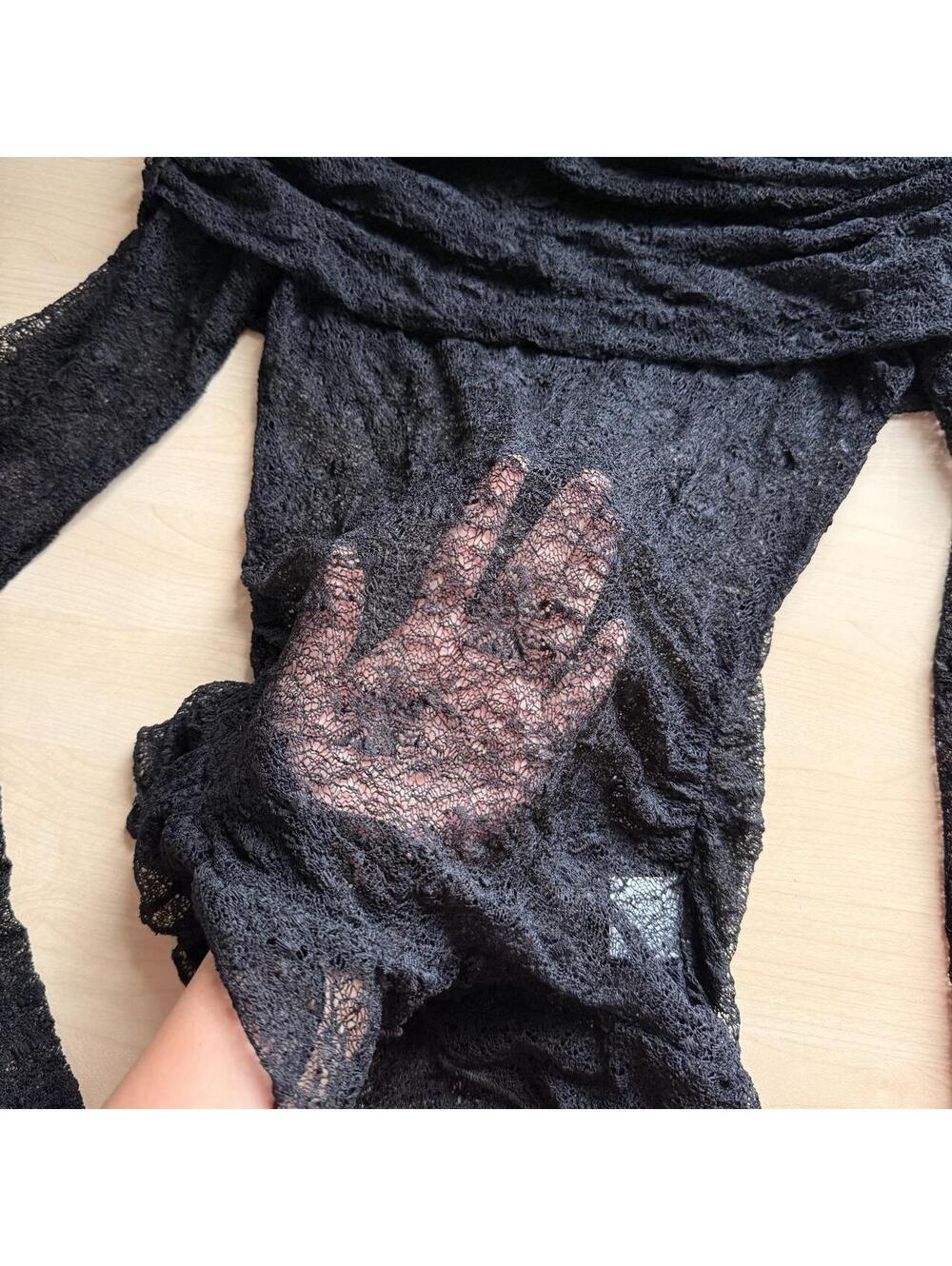 Y2K Black lace off shoulder ruffle top - Picture 6 of 8